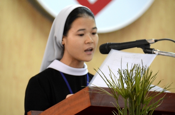 HV Liên Dòng Nữ Phaolô Nguyễn Văn Bình bế giảng NK 2014-2015