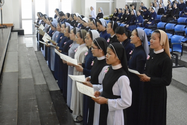 Thánh lễ Bế giảng năm học 2014-2015 Liên Dòng nữ