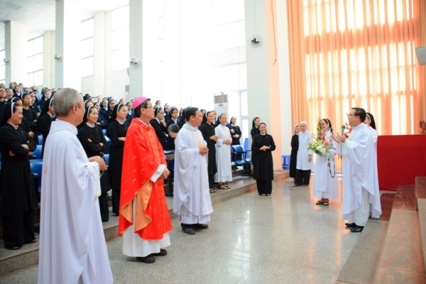 Thánh lễ khai giảng khóa thần học hè 2014